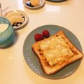 diymo's cooksnap of when they made ◎朝食に！カレーマヨコーントースト◎.