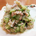 プラハの街並み's cooksnap of when they made 玉ねぎとツナときゅうりの和えもの.