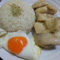 どら1981's cooksnap of when they made 炊飯器で簡単♪絶品カオマンガイ-海南鶏飯.