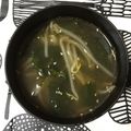 きまぐれごはんʕ•ᴥ•ʔ's cooksnap of when they made もやしとわかめのさっぱりスープ.