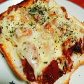 emily1022's cooksnap of when they made 朝、ランチにも☆唐揚げ食パン.