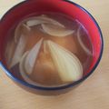 もりのりころ's cooksnap of when they made 玉ねぎとじゃがいもの味噌汁.
