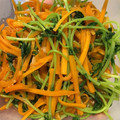 クックKDGEQT☆'s cooksnap of when they made 豆苗と人参のにんにく炒め.