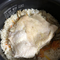 クックGBS1IC☆'s cooksnap of when they made 炊飯器で丸ごと鶏もも肉の炊き込みご飯！.