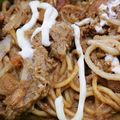 tomayto's cooksnap of when they made 残ったカレーリメイク焼きそば♪.