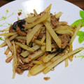 yhlk's cooksnap of when they made じゃがいもとしいたけのツナ炒め.