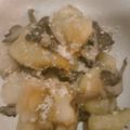たけぽんのママ's cooksnap of when they made ポテトと舞茸のにんにく炒め.