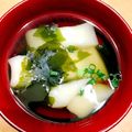 ☆パッセりん☆'s cooksnap of when they made わかめとはんぺんのお吸い物.