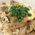 スィーピー♪'s cooksnap of when they made 豚＆玉ねぎ＆しめじの卵とじ丼☆.