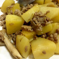 gen0824's cooksnap of when they made じゃがいもとシメジの挽肉炒め♡.