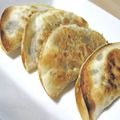 mcc5646's cooksnap of when they made 余ったギョウザの皮でジャコと葱の揚げ餃子.