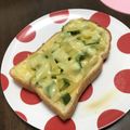 なっつあん's cooksnap of when they made アボカド×たくあん♫マヨチーズトースト.