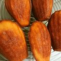 ねこつぐら's cooksnap of when they made 超しっとり☆ 簡単フィナンシェ.