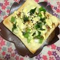 ぽぽきゅ's cooksnap of when they made 刻みピーマン・玉葱となめたけの和トースト.