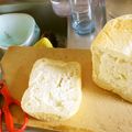 かすてら１２'s cooksnap of when they made ホームベーカリーの焼きたてパンの切り方.