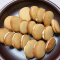 tomyotsuba's cooksnap of when they made 簡単☆全卵ラングドシャで♡ぷち恋人♡.