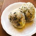 雛鳥と親鳥's cooksnap of when they made ❀わかめとチーズのおにぎり❀.