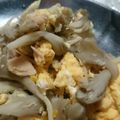 ☆shizu's cooksnap of when they made まいたけとツナのスクランブルエッグ.