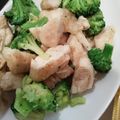 Mtut's cooksnap of when they made ささみと冷凍ブロッコリーのガーリック炒め.