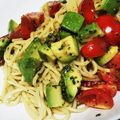 tera☆mix's cooksnap of when they made ジェノベーゼソースとトマトのパスタ.