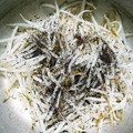 どやどや's cooksnap of when they made もやしのゆかり和え.