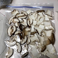 azbjbn's cooksnap of when they made しいたけの保存方法.