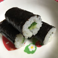 クックR5CMFN☆'s cooksnap of when they made かっぱ巻き　きゅうりの細巻寿司.