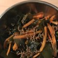 Yokchina's cooksnap of when they made リーズナブルで簡単時短生わかめの煮付け.