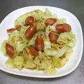 ☆ありか358☆'s cooksnap of when they made 簡単キャベツとソーセージのマスタード炒め.
