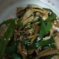 TAMOKI☆'s cooksnap of when they made まいたけとピーマンの塩昆布炒め.