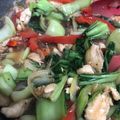 おかてくJr's cooksnap of when they made 鶏肉とチンゲン菜のオイスターソース炒め.