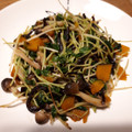 クックW4301V☆'s cooksnap of when they made かぼちゃと舞茸、オクラの新芽、塩昆布炒め.
