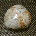 ジョングレ's cooksnap of when they made おにぎり✿鮭と青のり.