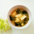 meple☆'s cooksnap of when they made 玉葱とわかめの味噌汁.