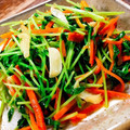 ちゃちゃまる26's cooksnap of when they made 豆苗と人参のにんにく炒め.