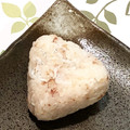 ChunChun☆≡'s cooksnap of when they made 簡単美味しい♡しらすとおかかのおにぎり.