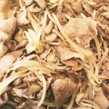 みき忠's cooksnap of when they made ご飯がすすむ☆豚肉と舞茸ともやし炒め.