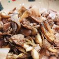 かーりんママ's cooksnap of when they made ご飯が進む☆豚バラ肉と舞茸の甘辛煮☆.