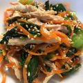 にゃはポン's cooksnap of when they made 小松菜のナムル☆ササミ乗せてみました〜.