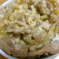 大人アトピーのごはん's cooksnap of when they made 豚＆玉ねぎ＆しめじの卵とじ丼☆.