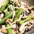 avrilseise's cooksnap of when they made 舞茸えのきしめじインゲン塩昆布炒め.