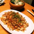 ハチワレねこ's cooksnap of when they made クセになる、ちくわのガーリック醤油炒飯.