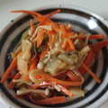 クックONB2PJ☆'s cooksnap of when they made 搾菜消費！人参エノキ搾菜の炒め物.