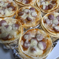＊さっと＊'s cooksnap of when they made 激ウマ！チーズを挟んで２段の餃子の皮ピザ.