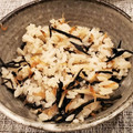 おすわりつんこ's cooksnap of when they made あみえびとひじきときのこの炊き込みご飯.