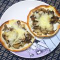 nosso's cooksnap of when they made おつまみに☆餃子の皮できのこピザ.