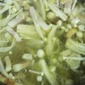 ★ギャビー★'s cooksnap of when they made えのきとベーコンのレモンスープ.