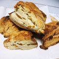 康成のお母さん's cooksnap of when they made 発酵バターで☆ベリーとクリチのスコーン.