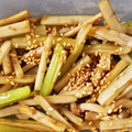 クック74JU96☆'s cooksnap of when they made 変わり種☆牛蒡とセロリのきんぴら.