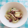 htki's cooksnap of when they made レタスとツナとしめじのピリッと炒め.